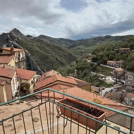 Il Glicine 2 3* كاستلمتسانو