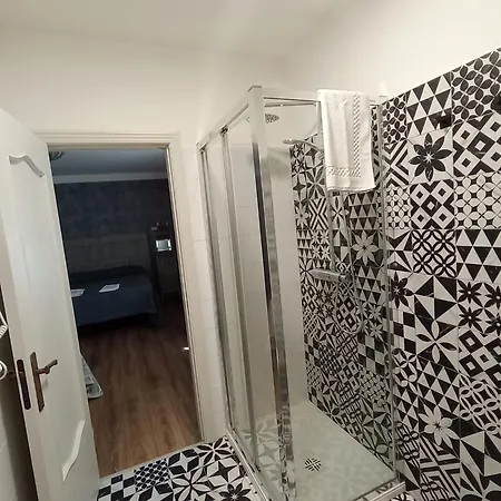 فندق مبيت وإفطار Il Glicine 2 كاستلمتسانو